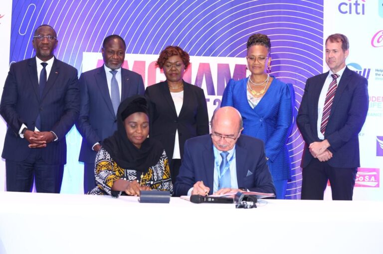 Le ministre ivoirien des Mines, du Pétrole et de l'Énergie, Mamadou Sangafowa-Coulibaly, a obtenu mardi 13 mai 2025 des intentions d’investissement d’un montant total de 4 000 milliards de francs CFA de la part d’entreprises américaines,
