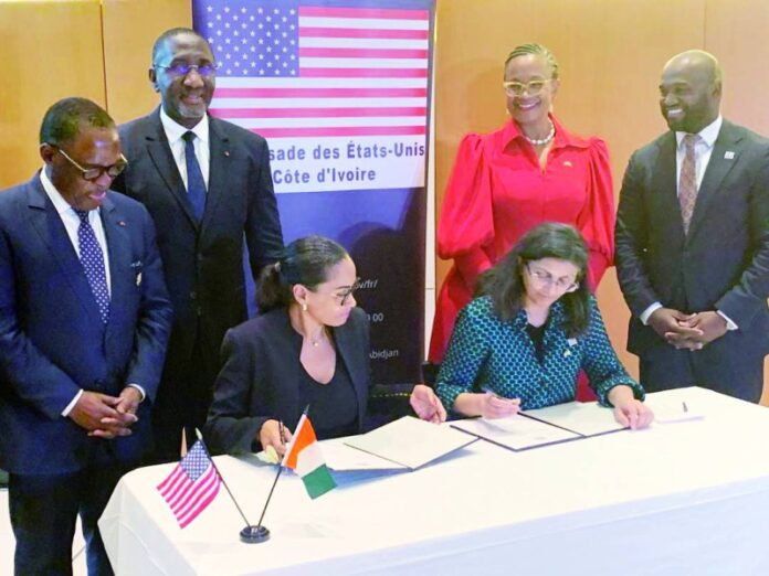 26MILLIARDS L'ouverture de ce bureau s’est matérialisée par la signature d'une convention entre Advance Côte d’Ivoire et la Dfc. (DR)
