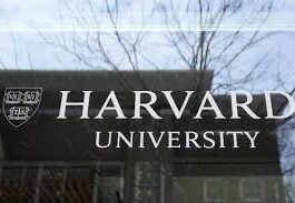 « La certification du programme SEVIS de l’université Harvard est révoquée avec effet immédiat ».