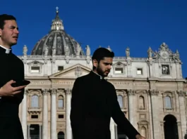Au-delà de son appareil diplomatique, le Vatican dispose d’un réseau de relais d’information et d’action à travers les évêques dans le mondeImage : Gabriel Bouys/AFP