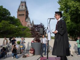 L'université de Harvard a décidé de ne pas se plier aux demandes de l'administration américaine et de porter plainte devant la justiceImage : Rick Friedman/AFP